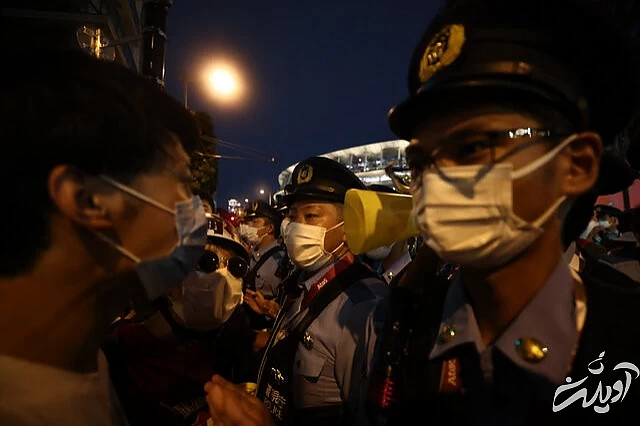 همه چیز درباره مراسم افتتاحیه المپیک ۲۰۲۰/ از حضور پرتعداد آمریکایی ها تا ورزشکار تونگایی که برهنه به ورزشگاه آمد/ کاروان ورزشی ایران با همان لباس قبلی رژه رفت/ عکس و ویدئو